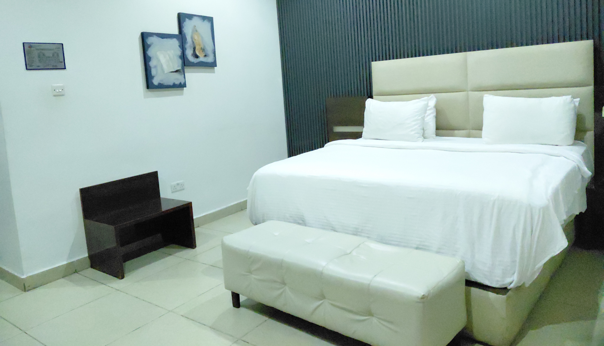 Premiere Room - Image 3